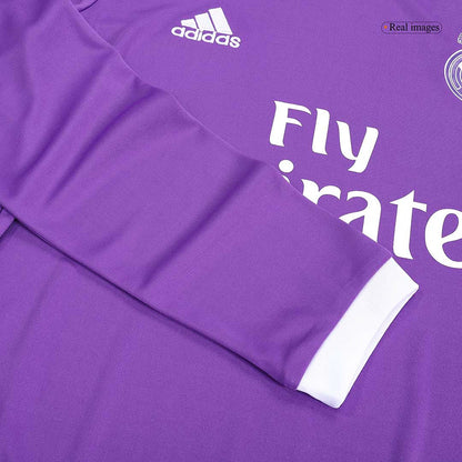 Camiseta Retro 2016/17 Modrić #19 Real Madrid Manga Larga